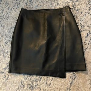 Aritzia babaton black leather skirt size 2